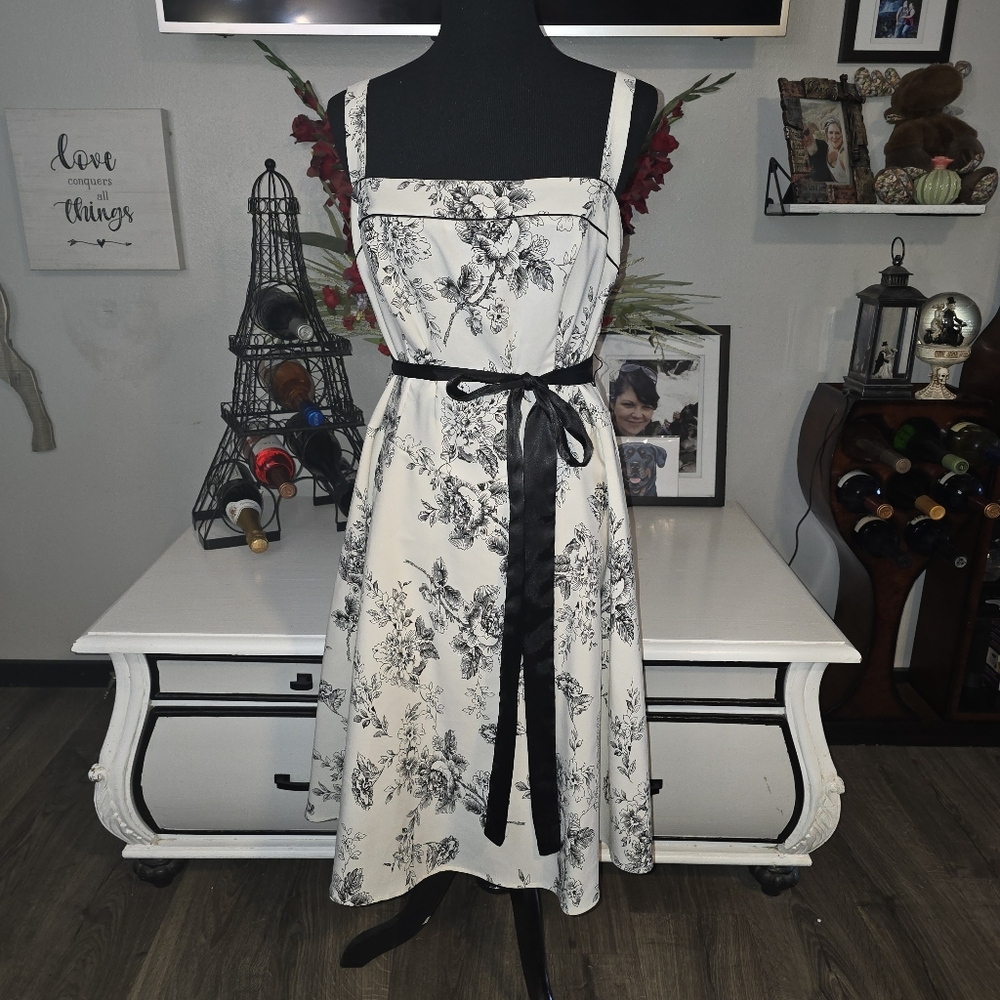 Dress Barn White and Black Sundress Sleeveless Square Neck Wedding Guest